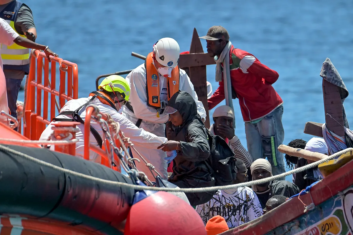 Imagen para: El Juez de El Hierro Inicia Proceso de Devolución de 85 Migrantes Senegaleses
