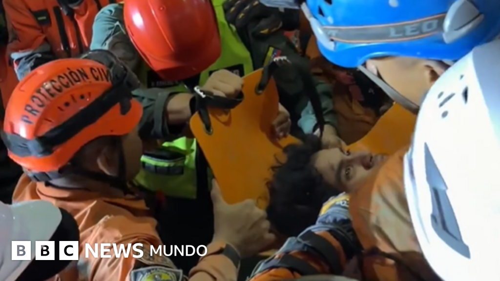 Imagen para: Aarón, el joven sobreviviente rescatado tras 106 horas bajo escombros en Venezuela