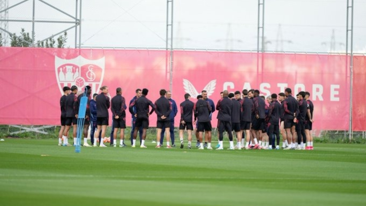 Imagen para: El Sevilla FC retoma los entrenamientos con apoyo institucional tras el derbi