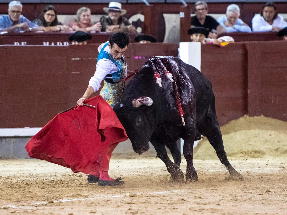 Imagen para: Cristian Pérez se acerca a la Puerta Grande en una exigente tarde en Las Ventas