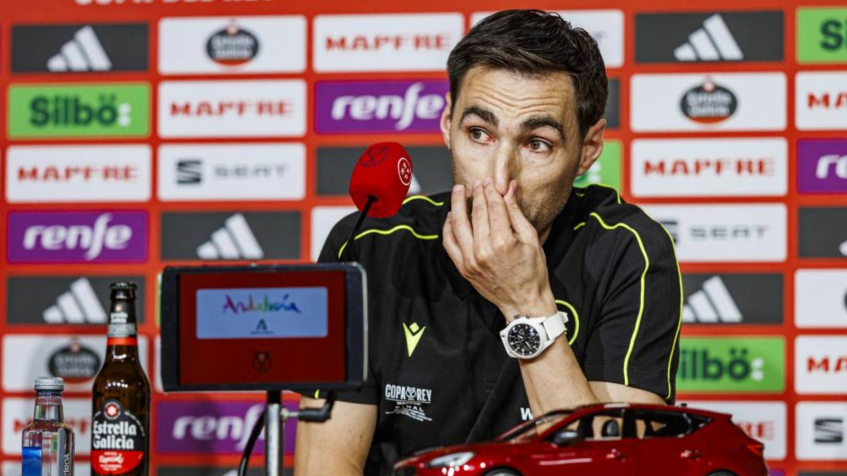 Imagen para: Los árbitros de fútbol harán su debut en la transmisión televisiva