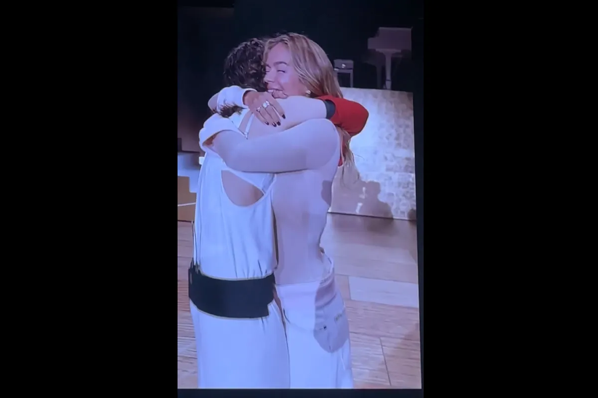 Imagen para: Rosalía comparte escenario con Karol G en el Lux Tour y revelan anécdotas personales