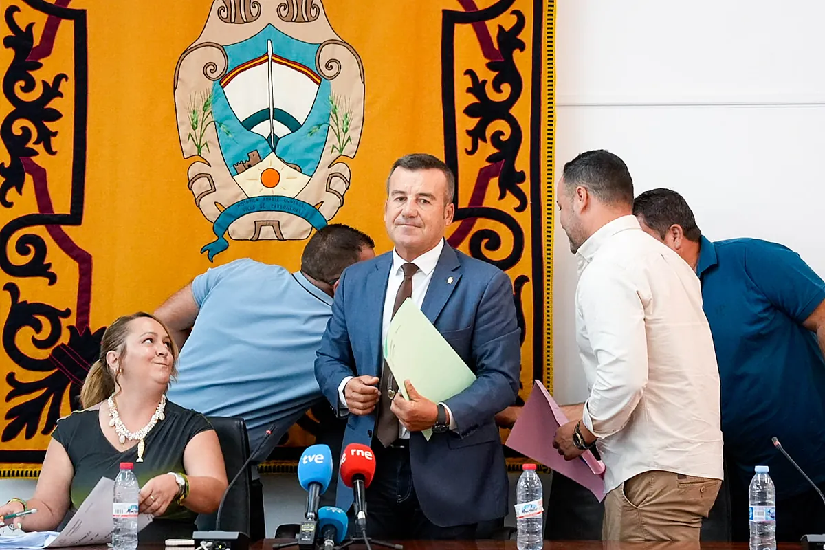 Imagen para: La crisis del PSOE en Carboneras: rebeldía de concejales por el Algarrobico