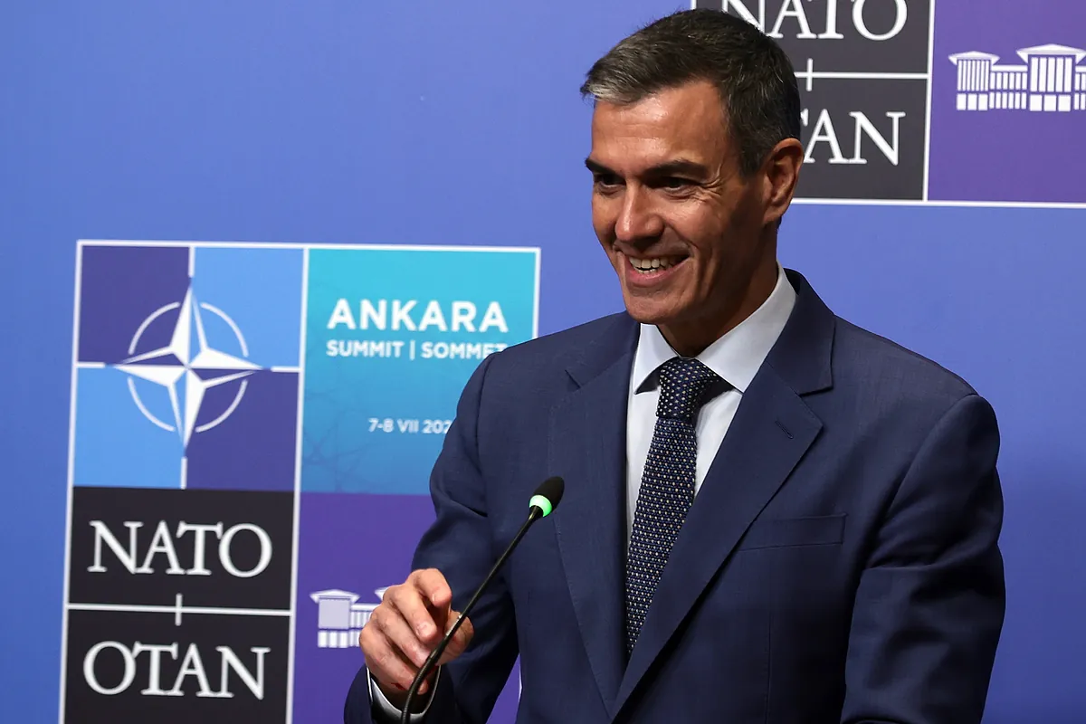 Imagen para: Sánchez y Trump conversan en la OTAN sobre fútbol y golf en medio de tensiones por defensa