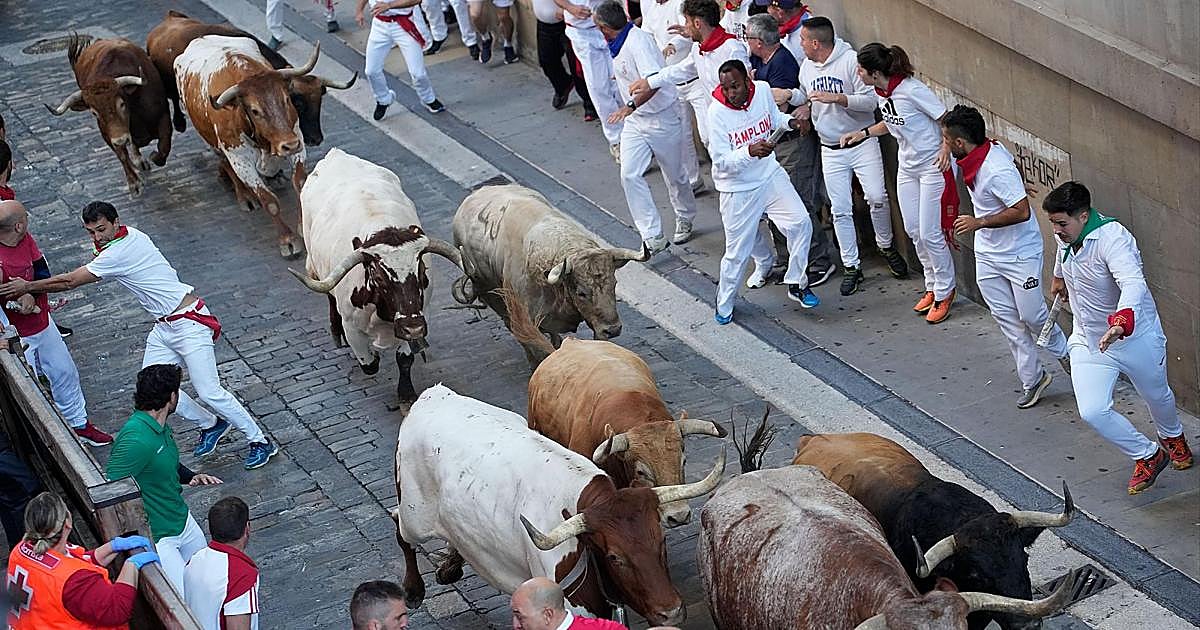 Imagen para: Encierro de San Fermín en directo: heridos y ganadería en Pamplona hoy
