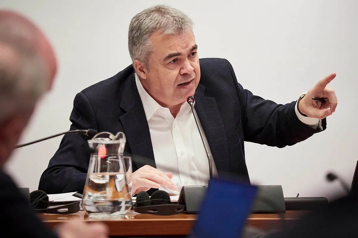 Imagen para: La UCO concluye que Cerdán tuvo numerosos ingresos en metálico durante la etapa ministerial de Ábalos