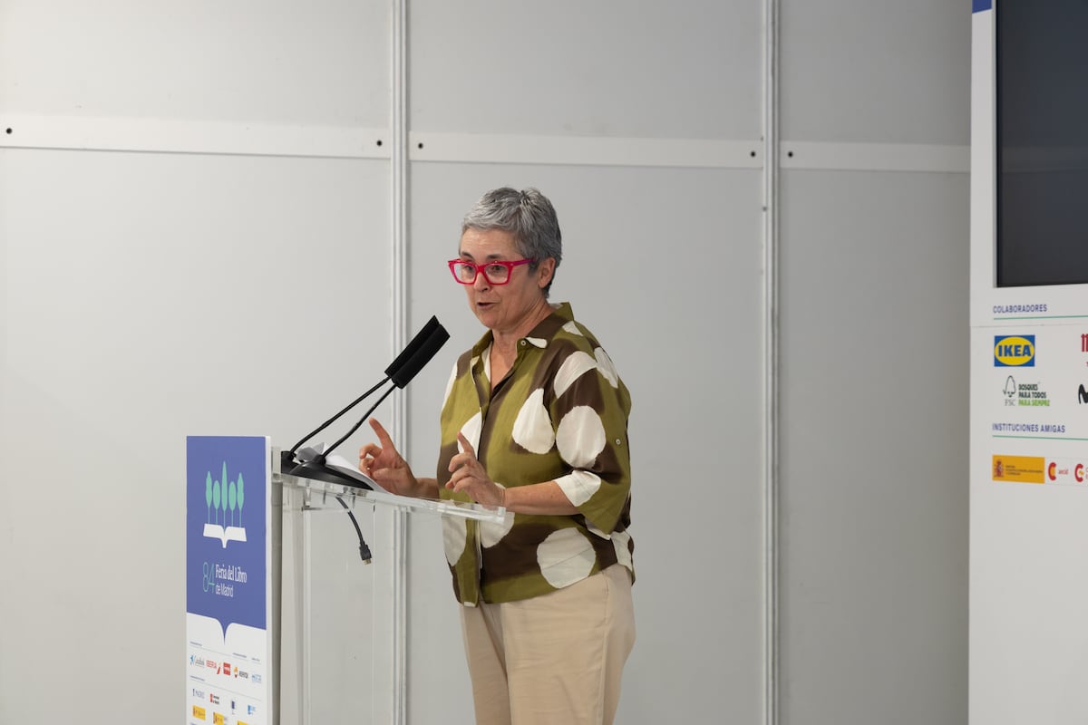 Imagen para: El respaldo del mundo cultural a Eva Orúe tras su salida de la Feria del Libro de Madrid