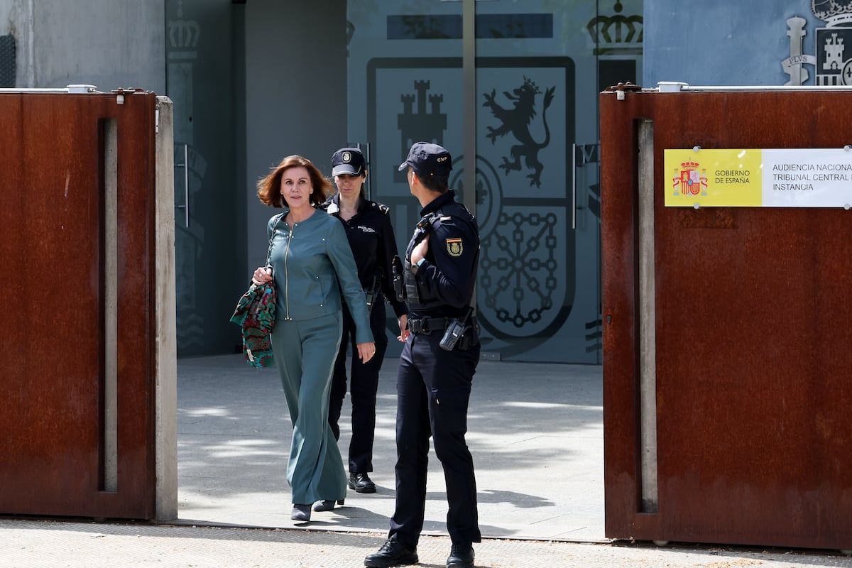 Imagen para: El PSOE exige la imputación de Cospedal tras la orden del juez sobre Villarejo