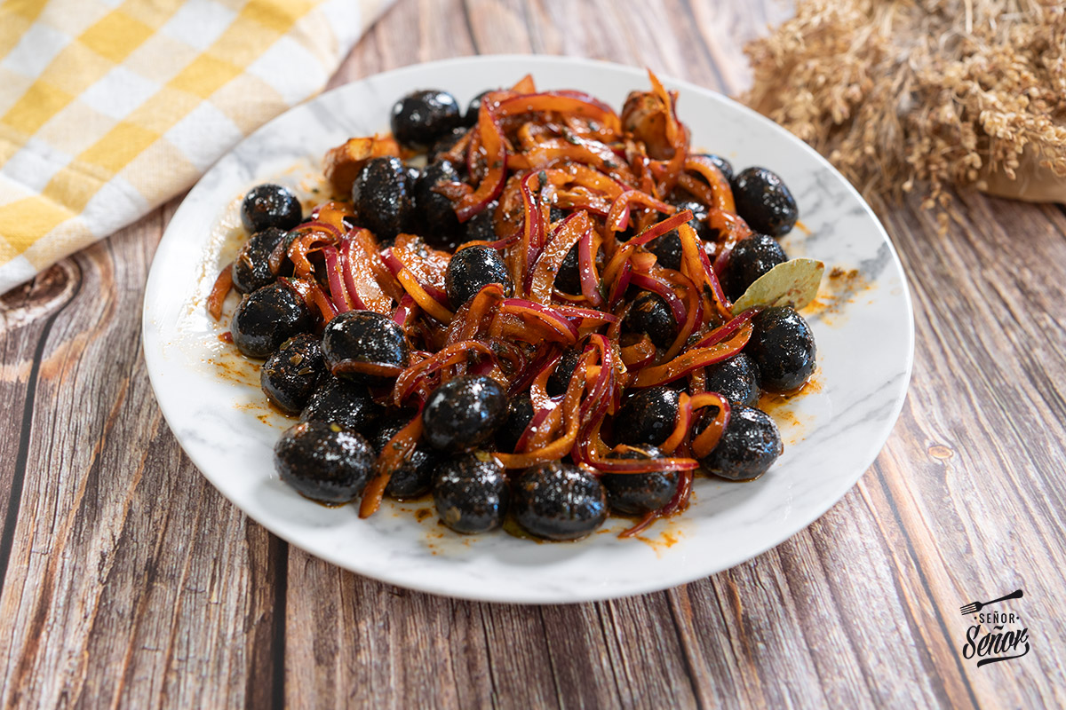 Cómo hacer aceitunas negras aliñadas con pimentón y comino: receta para compartir en el Mundial