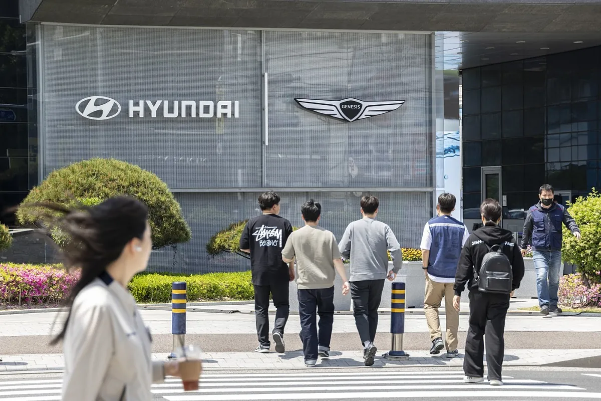 Imagen para: La batalla en torno a los robots humanoides paraliza una fábrica de coches: impacto en Hyundai