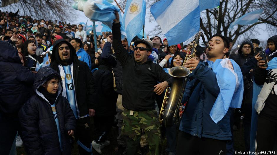 Imagen para: Argentinos defienden su selección de fútbol: 'No es arrogancia, es orgullo'