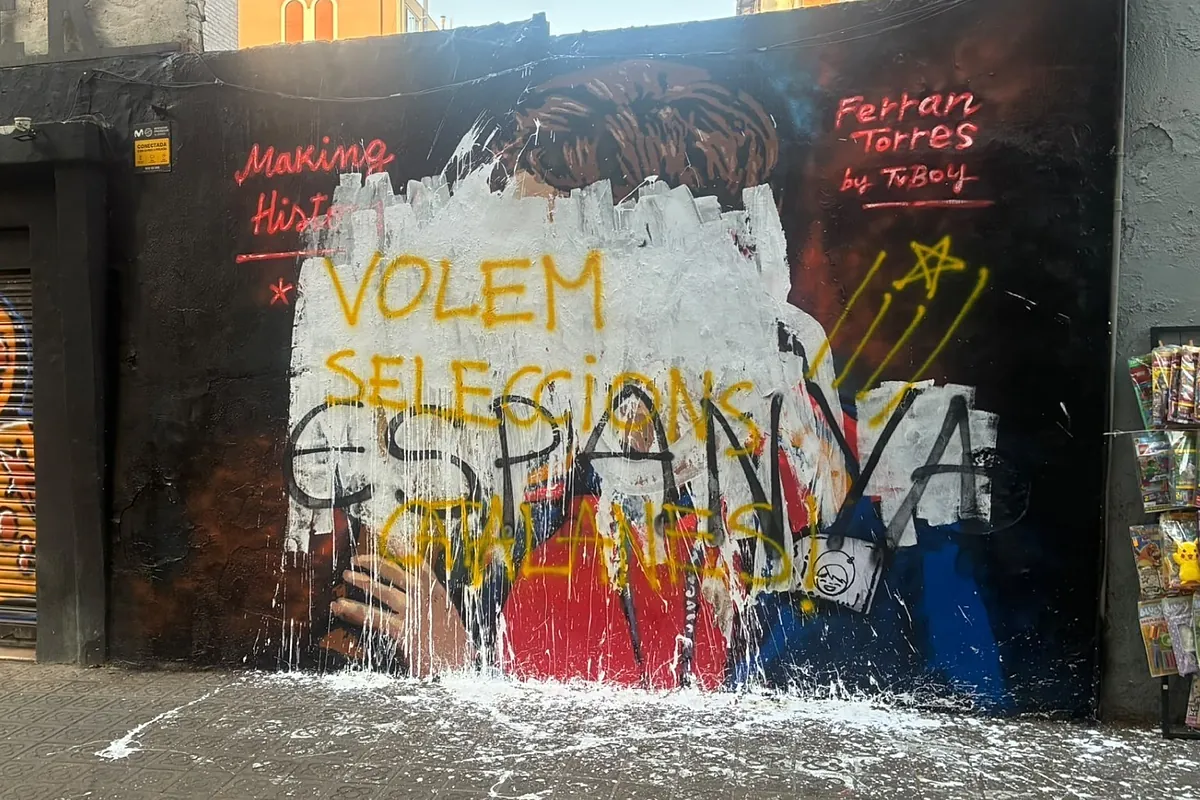 Independentistas vandalizan mural de Ferran Torres en Barcelona: contexto y repercusiones